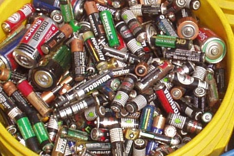 旧电瓶回收价格√附近回收旧电池-叉车电池回收